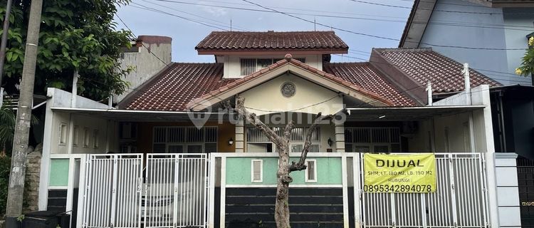 Quick Sale House On Justice Street, Depok 1
