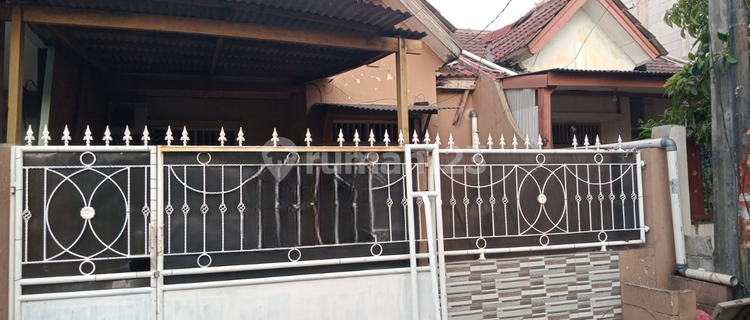 House in Taman Royal Housing, Akasia 3 Cluster, Tangerang City 1