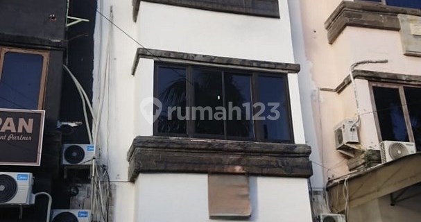 Premium 3-Story Shop House with Good Location Access for Rent, in Tuban Area 1