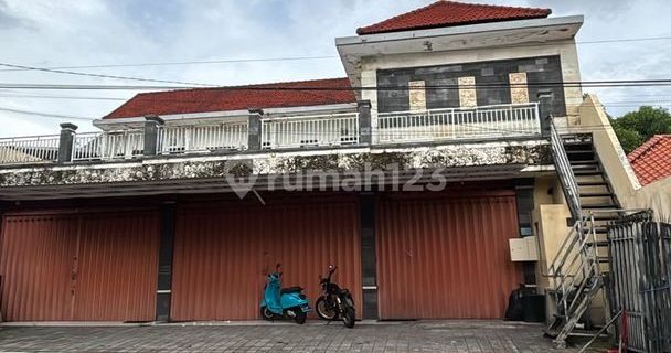 3 Adjacent Shop Houses for Rent in City Center Location, North Denpasar Area 1