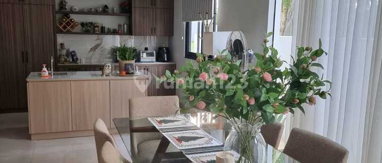 2-Story Corner House in Vermont Parkland Bsd, South Tangerang 1