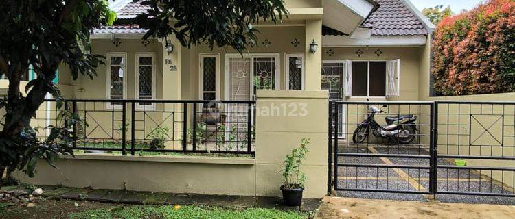 Rumah 2 BR di BSD Kencana Loka, Tangerang Selatan 1