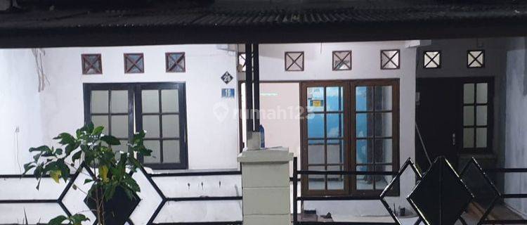 Rumah Bagus Siap Huni Strategis di Lakarsantri Surabaya  1