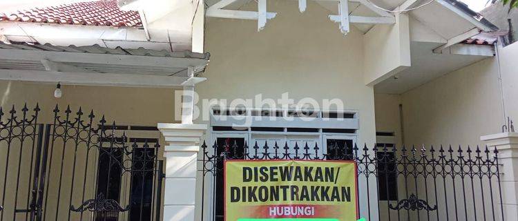 Tengah Kota Dekat Pusat Perdagangan 1