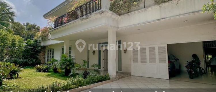 Menteng 2-Story House Spacious Garden Prime Area 1
