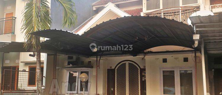 Dijual Rumah Bagus Tingkat 1,5 Lt Siap Pakai di Perum Graha Padma Smrg 1