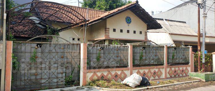  Dijual Rumah Bangunan Lama di Daerah Sidodadi, Semarang 1