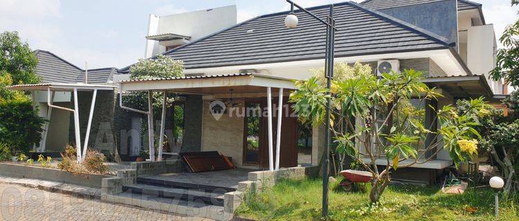 Dijual Rumah Tingkat 1,5 Lantai Full Furnished Posisi Hook Siap Pakai Di Perumahan Graha Estetika, Semarang 1