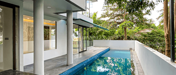 Rumah Mewah Siap Huni di Kemang, private pool 1