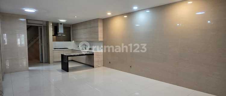 For Rent: Shop House at Setrasari Mall Bandung 1