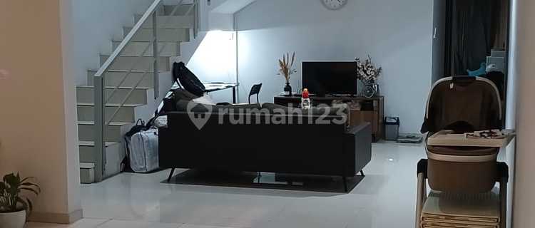 Two-Story Ready-to-Live House in Kopomas Complex 1