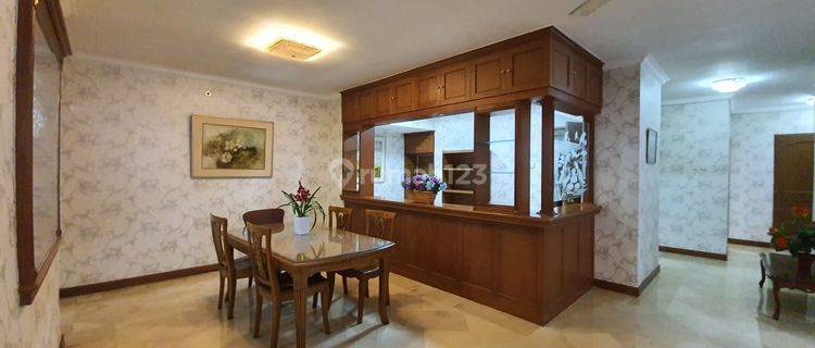 Jual Apartemen 3 Kamar Luas 204m2, Grand Tropic Grogol Jakarta Barat 1