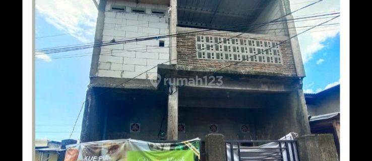 Rmh  Belakang pasar Sungguminasa
Tompobalang Somba Opu Gowa SHM
5X15-2 Lantai
2 Kamar Tidur 
1 Kamar Mandi
Dapur, Pagar Besi
Sisa Di Plester
Lorong Besar Bisa masuk Mobil 1