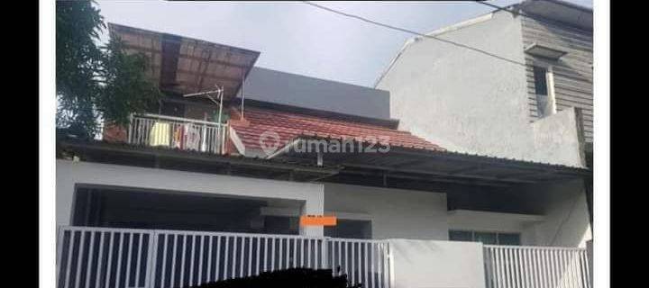 Turun Harga Rmh Pao  Pao Permai Bagian Depan. Dkt Jl Hertasning Baru Makassar Sulawesi Selatan Dan Supermarket Satu Sama

luas Tanah : 8 X 12 M

luas Bangunan :

lt.1 : 60 M2 ( 2 Kt/2 Km + Garasi 27 M2)

lt.2 : 36 M2 ( 1 Kt/1 Km )

incl.

- Kanopi Teras  1