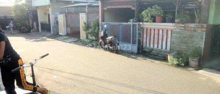 Rumah Lama Cilungup Duren Sawit Jakarta Timur  1