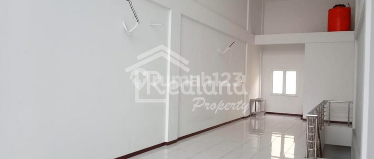 Ruko di Bizzpark Madukoro , Semarang Lz 4158  1