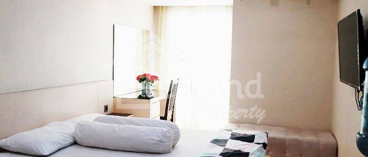 Apartemen Warhol di Lantai 16 , Semarang Yv 3411  1