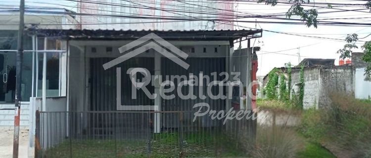 Ruang Usaha di Daerah Gayamsari , Semarang ( Jo 8580 ) 1