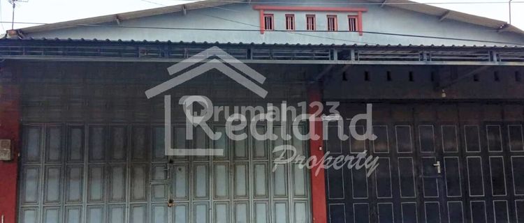 Shop house on Mayjen Sutoyo Street, Wiradesa (Me 7944) 1