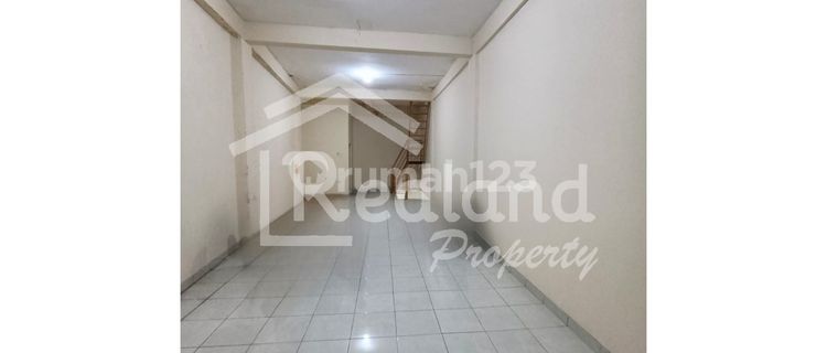 Shop House in Medoho Area, Semarang ( Jo 8569 ) 1
