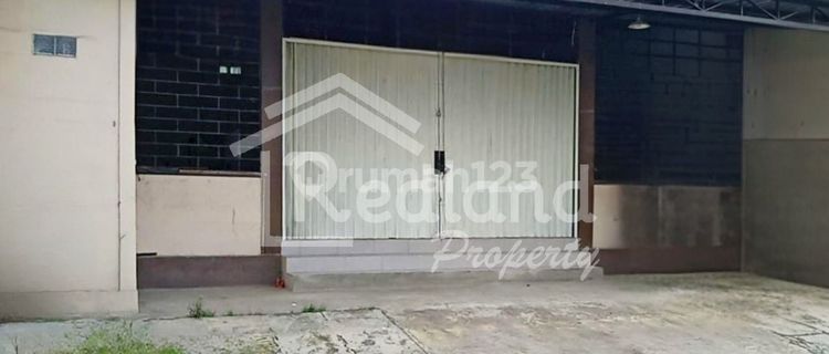 House in the Genuk Indah Housing Estate area, Semarang (On 8249) 1