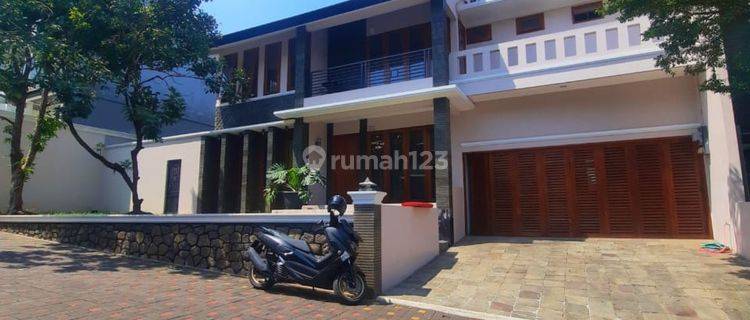 Rumah Cantik Private Pool Dalam Townhouse Cirendeu 1