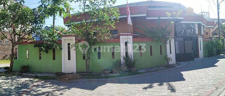 FOR SALE HOOK / CORNER HOUSE IN WONOREJO 1