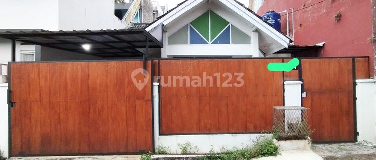 Minimalist House Strategic Location in North Cimahi Cipageran 1