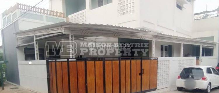 Rumah 3 Lantai Bagus Semi Furnished SHM Perumnas Depok Utara, Beji 1