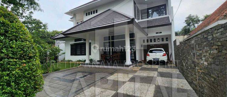 Rumah Mewah 2 Lantai Full Furnished Strategis Cocok Untuk Resto atau Hotel Di Kota Bandung 1
