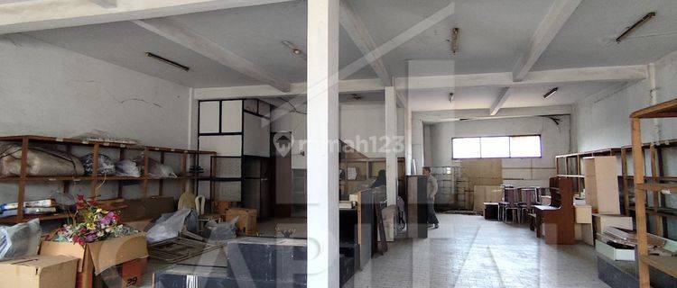 Ruko Dengan Lokasi Strategis Cocok Untuk Usaha di Cibadak 1