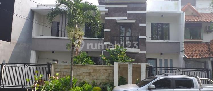 JUAL RUMAH MINIMALIS MODERN SIAP HUNI BABATAN PRATAMA 1