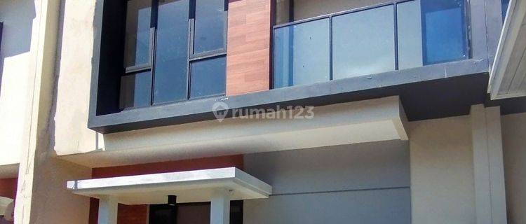 Rumah 2 Lantai Bagus Unfurnished SHM di Cibuluh, Bogor 1