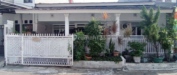 Rumah Semi Furnished di Pulo Asem, Jakarta Timur 1