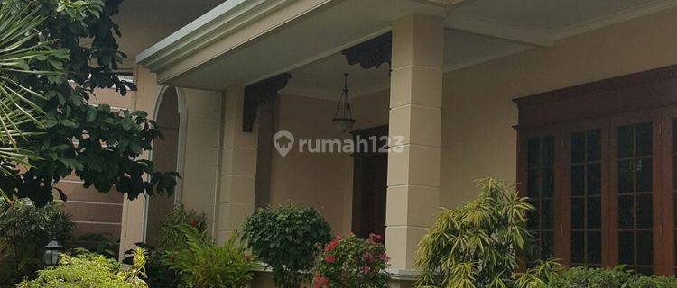  Rumah Semi Furnished Bagus SHM - Sertifikat Hak Milik di Jl. Simprug Golf, Simprug 1