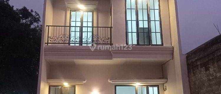 Rumah Modern Klasik 2 Lantai Harga Murah Di Kota Depok  1