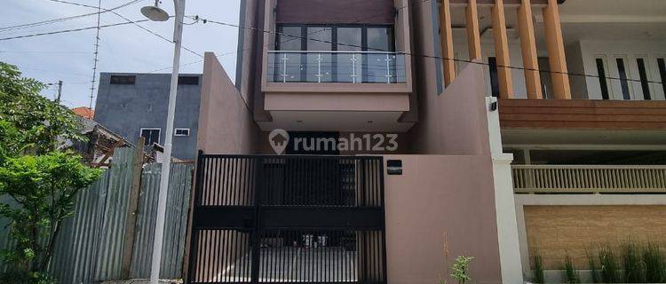 Rumah Baru Mulyosari Scandinavian 2 Lt Dekat Pakuwon City Merr 1