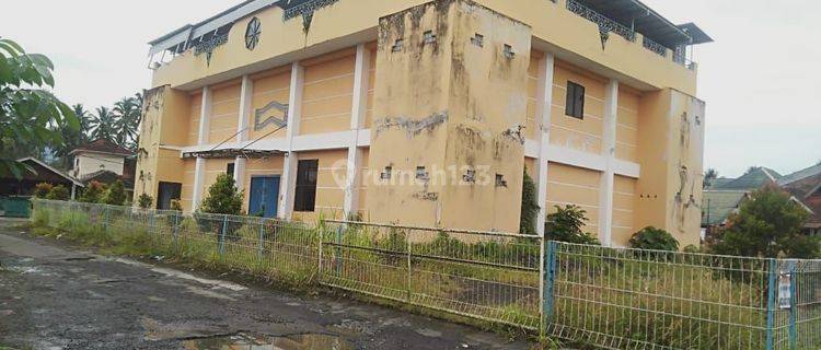 Gudang 2400m2 di dekat maumbi disewakan  1