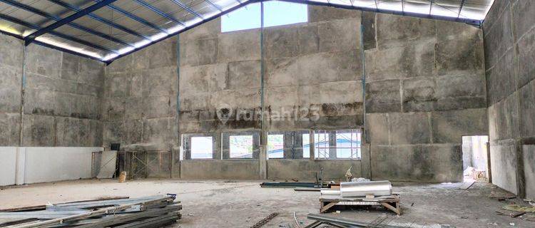 Gudang 1000m2 kota Manado cocok buat distributor ekspedisi  1