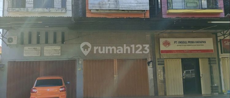 For Rent Shop House on Pumorow Street, Suitable for Cargo Expedition 1