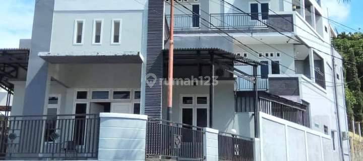 Rumah mewah di perum karisma Ronomuut harga murah  1