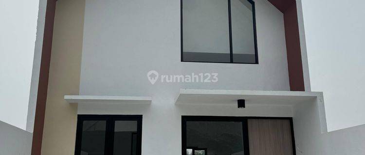 Rumah Baru di Suraaya Timur Dekat Upn, Wiguna Dekat Merr 1