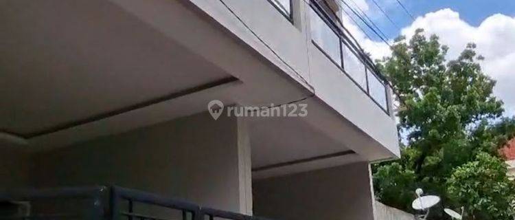 Rumah 4 Lantai Baru Semi Furnished SHM di Taman Ratu, Duri Kepa, Jakarta Barat 1