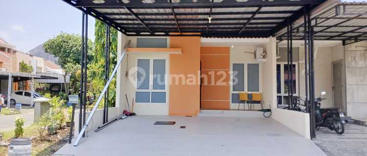 Nice House Ready to Live In Fully Furnished For Rent in Graha Padma Semarang 1