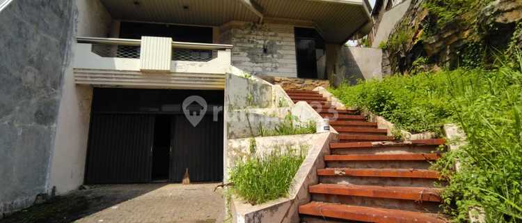 Rumah 2 Lantai Disewakan di di S. Parman 1