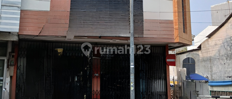 Ruko 2 Lantai Area Komersil Tengah Kota Dijual Cepat 1