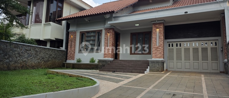 Dijual Rumah Mewah Pinggir Jalan Area Lingkungan Elite 1