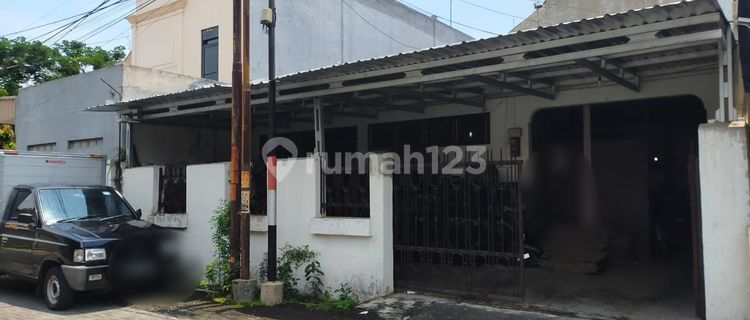 Rumah tengah kota Bebas Banjir dijual cepat 1