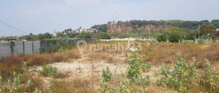 For Rent: Ready-to-Use Land in Industrial Area with Fence. 1