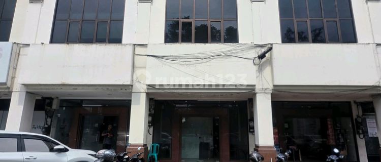 For Rent: Nice Shop House Ready to Use, Suitable for Office in City Center. 1